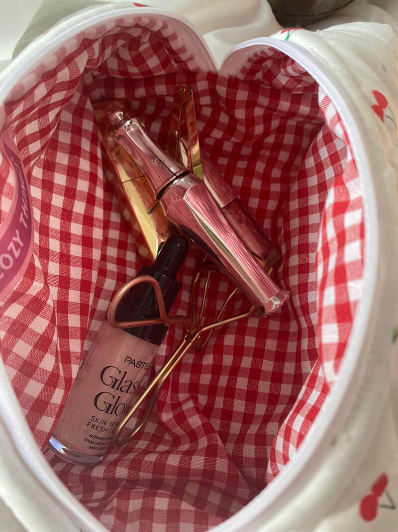 Trousse de maquillage cerise
