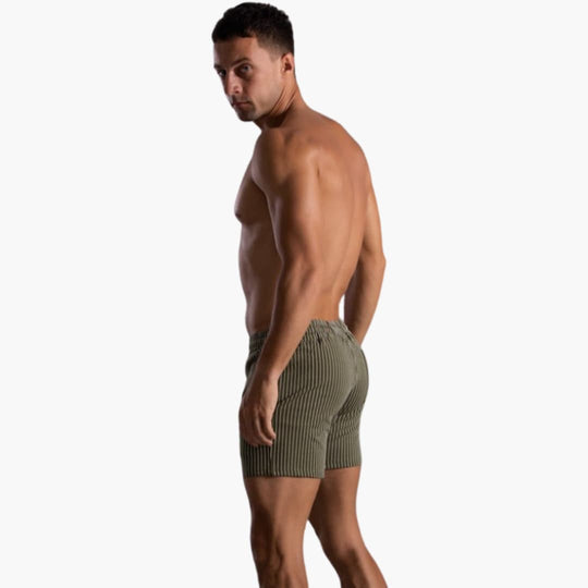 Short rayé à cordon coulissant - pour homme au style estival
