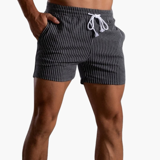 Short rayé à cordon coulissant - pour homme au style estival