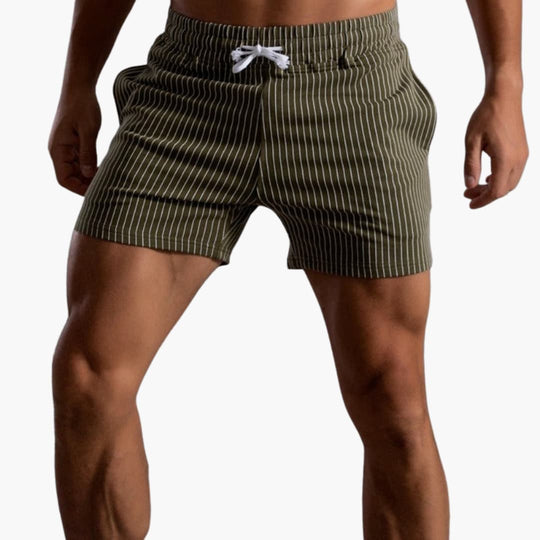 Short rayé à cordon coulissant - pour homme au style estival