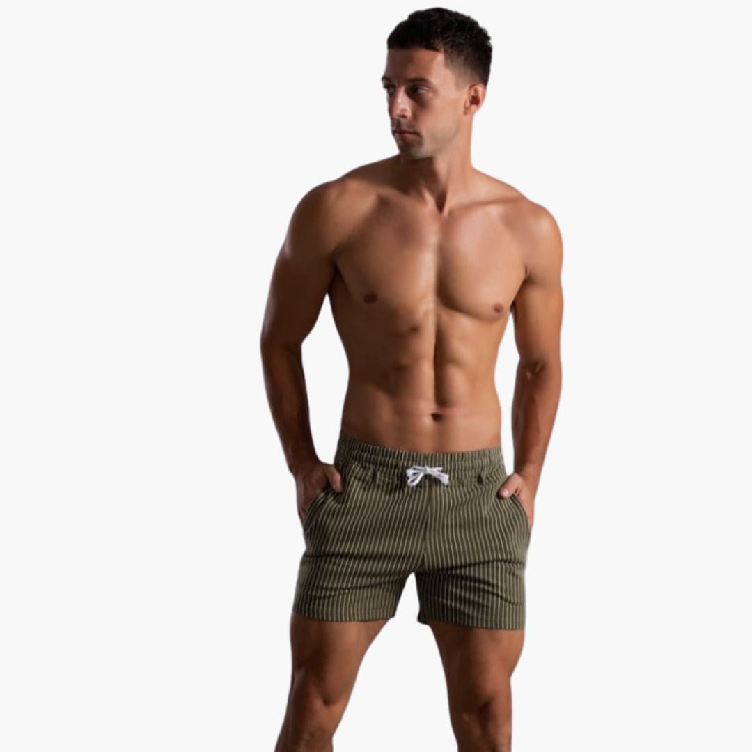 Short rayé à cordon coulissant - pour homme au style estival