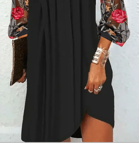 Renée | Mini-robe élégante à col en V et manches transparentes