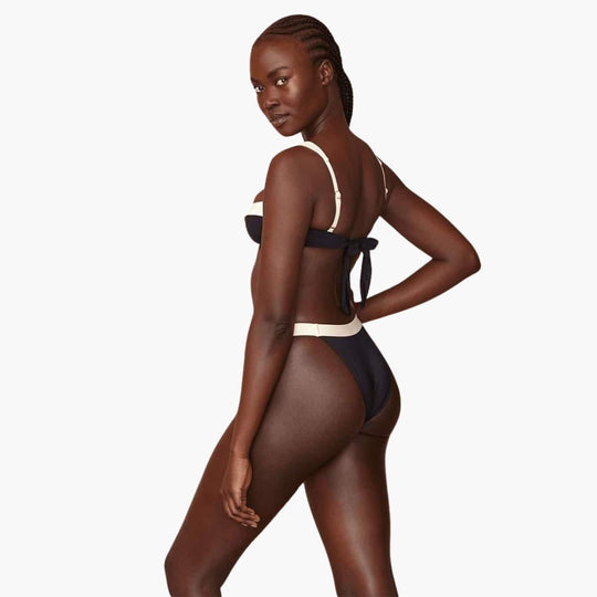 Bikini femme avec maintien et design colorblock – sportif et tendance
